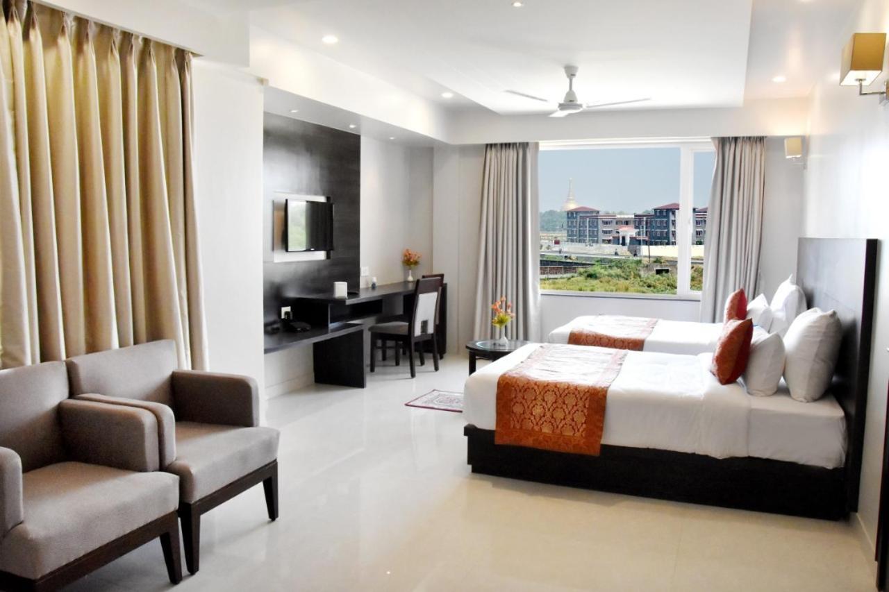 Hotel Platinum Shravasti Katra  エクステリア 写真
