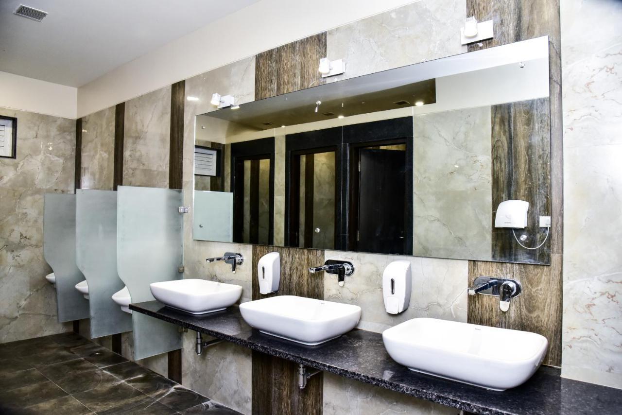 Hotel Platinum Shravasti Katra  エクステリア 写真