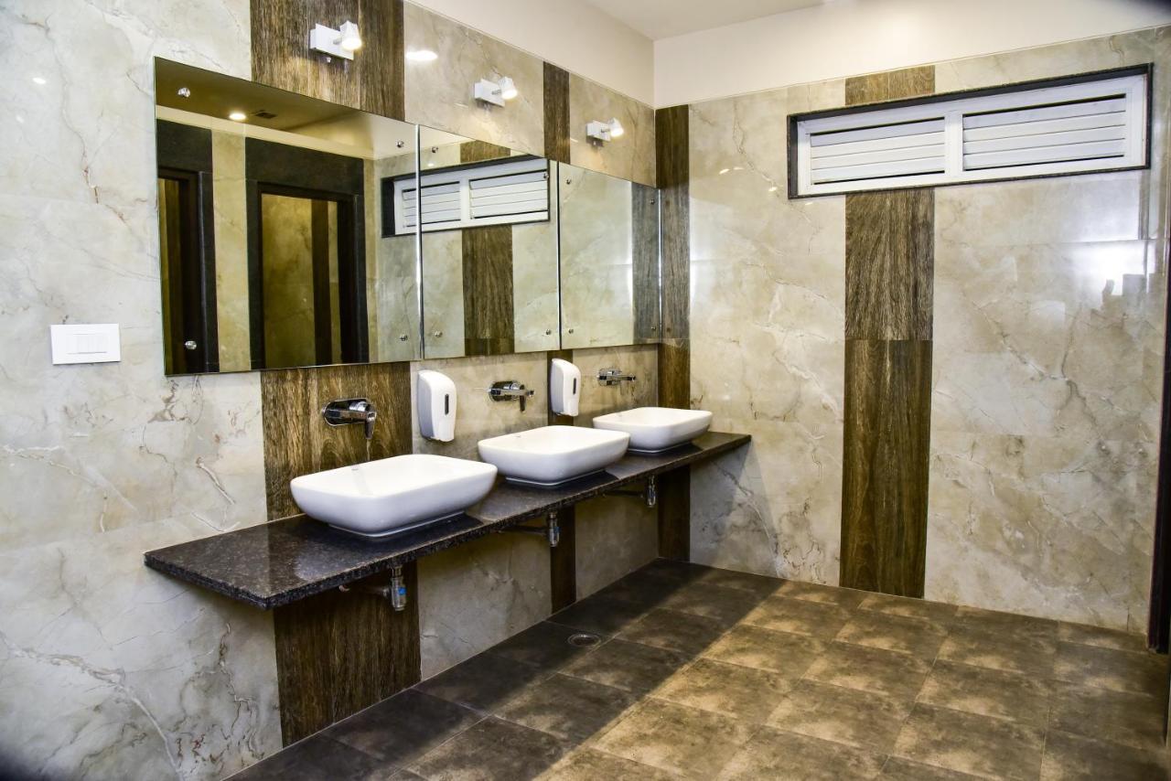 Hotel Platinum Shravasti Katra  エクステリア 写真