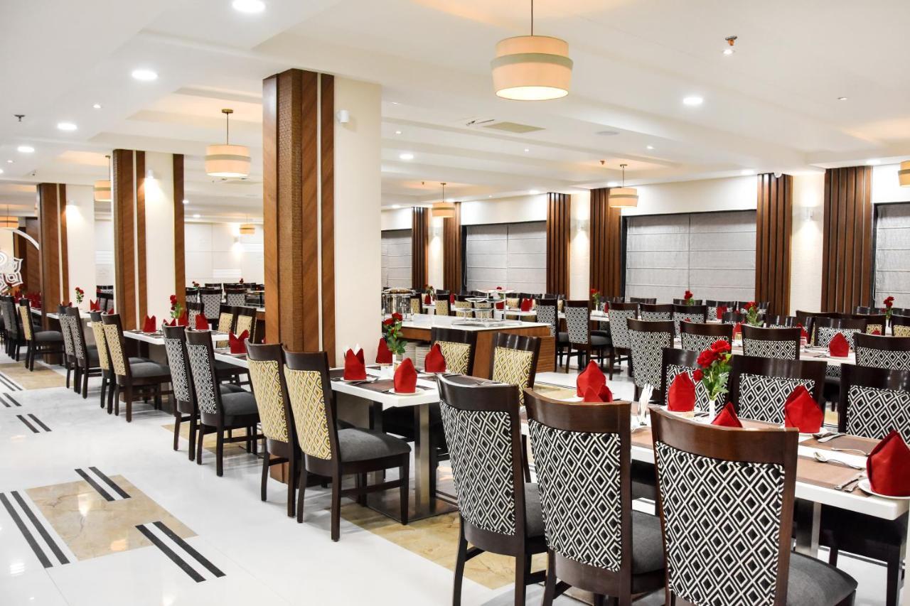 Hotel Platinum Shravasti Katra  エクステリア 写真