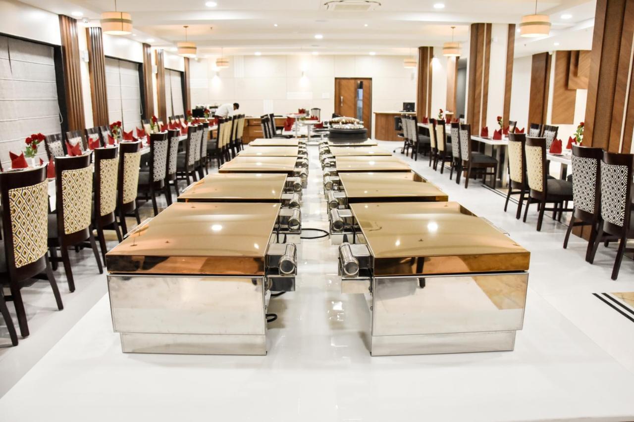 Hotel Platinum Shravasti Katra  エクステリア 写真