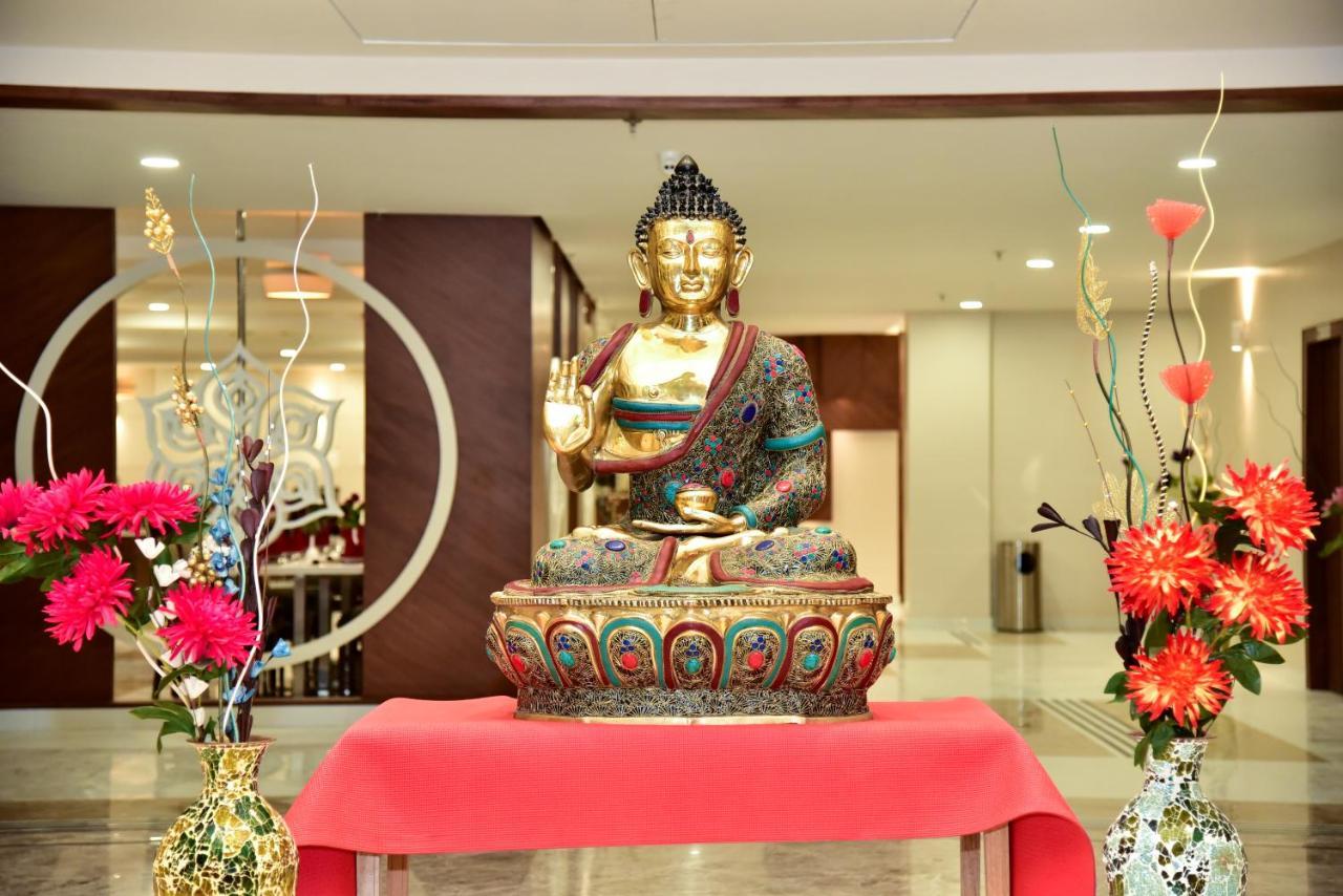 Hotel Platinum Shravasti Katra  エクステリア 写真