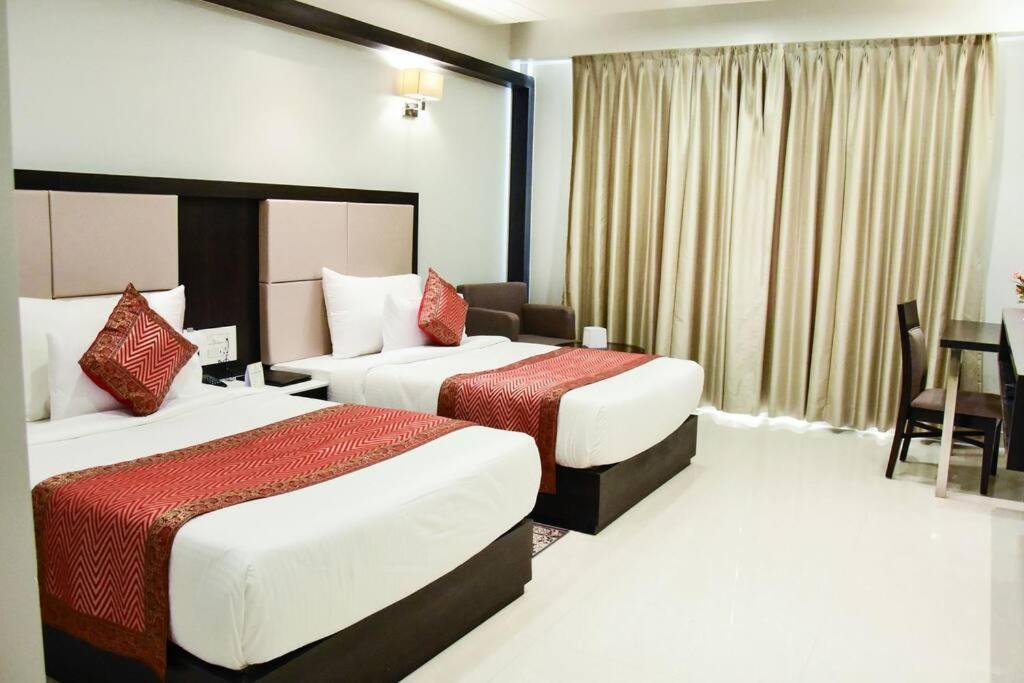 Hotel Platinum Shravasti Katra  エクステリア 写真