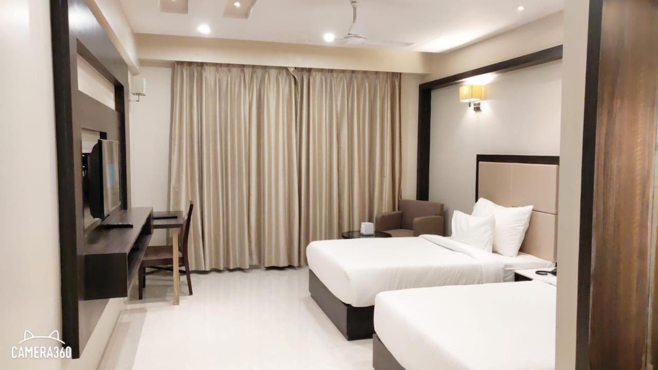 Hotel Platinum Shravasti Katra  エクステリア 写真