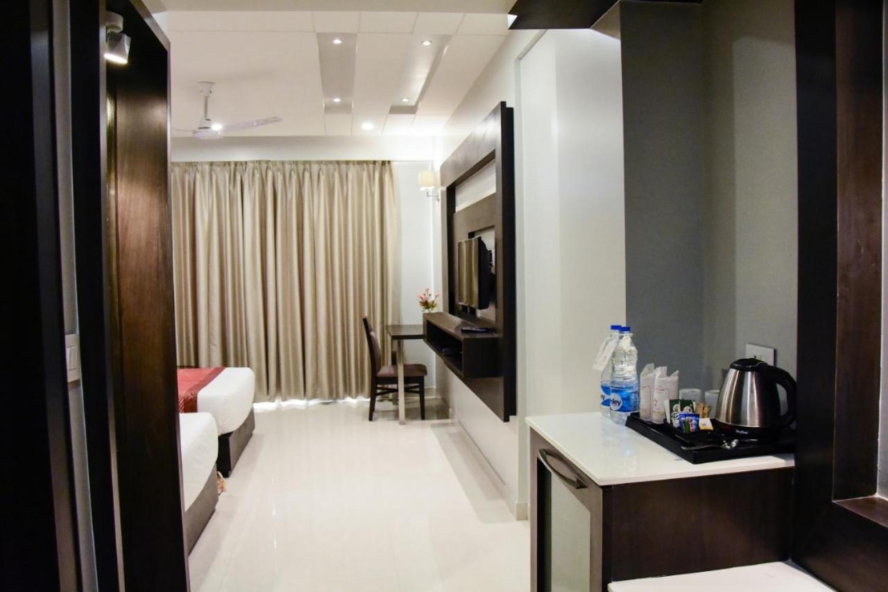 Hotel Platinum Shravasti Katra  エクステリア 写真