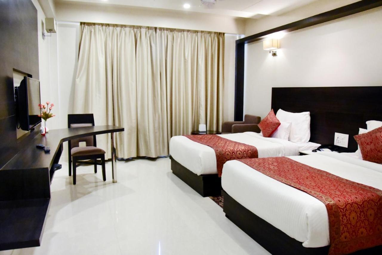 Hotel Platinum Shravasti Katra  エクステリア 写真